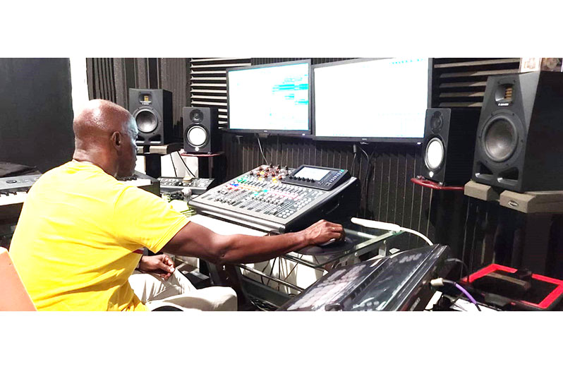 Director of Kross Kolor Records, Burchmore Simon, a local music teacher and producer, will be the lead instructor