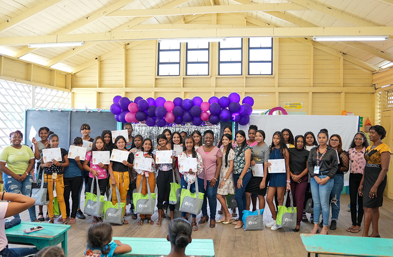 As part of the Ministry of Education’s efforts to integrate migrant children into the education system, the Ministry’s Welfare Unit, in collaboration with the Disaster Risk Prevention and Migrant Unit and UNICEF hosted a Big Sister Mentoring Programme