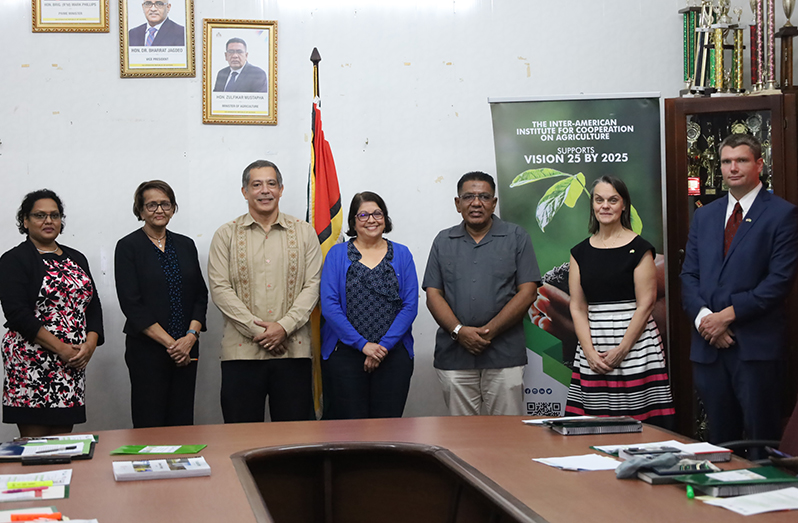 Agriculture Minister, Zulfikar Mustapha along with other officials during the opening of the Grower Training Course