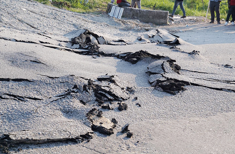 A section of the damaged road (Ministry of Public Works photos)