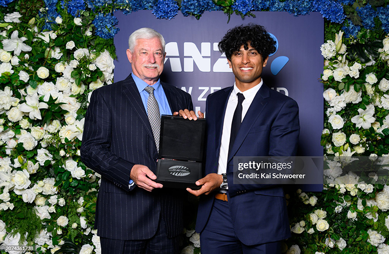 Sir Richard Hadlee(left) and Rachin Ravindra at the New Zealand Cricket awards  •  (Getty Images)