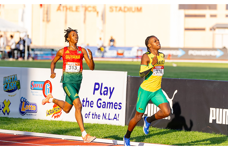 Kaidon Persaud during his silver medal run in the U-17 800m (PHOTO: News Room)