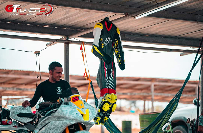 Adrian gearing up at the South Dakota Track (GT Turners Photos)