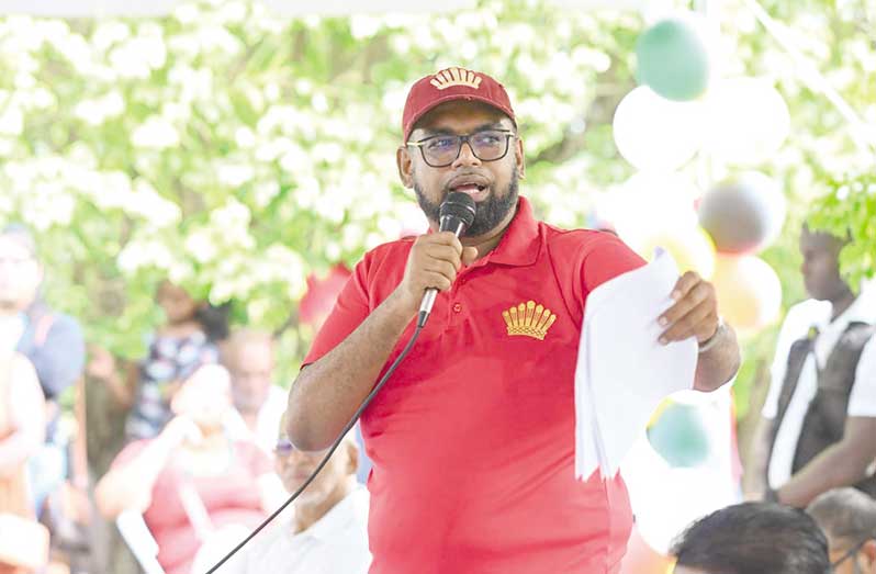 President Ali addressing residents during a community outreach at his Leonora home