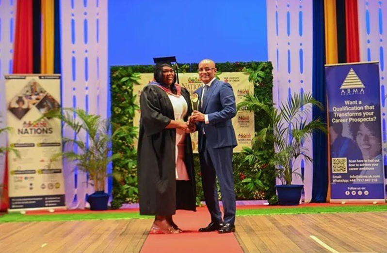 VP Jagdeo handing over special awards at the graduation ceremony