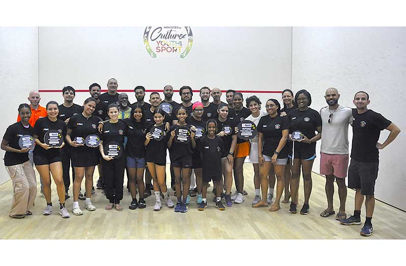 The winners with the sponsor and GSA officials after the presentation on Saturday evening (Sean Devers photo)