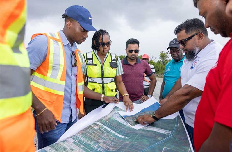 During the visit, Dr. Martin Pertab engaged contractors and emphasised the importance of completing the project on time