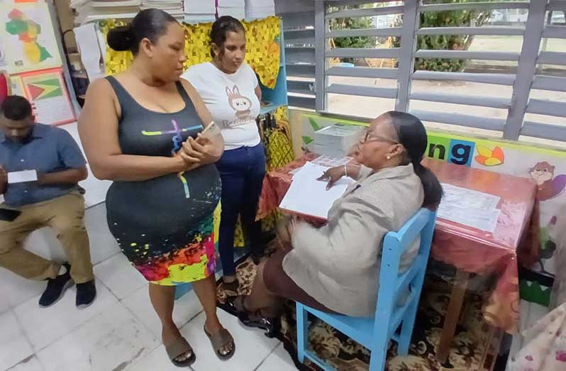 Evergreen Paradise residents engage officials in community dialogue