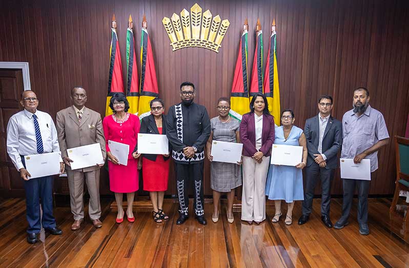 President highlights 2,500 senior vacancies to be filled