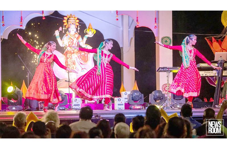 Scores of Guyanese attended the Guyana Hindu Dharmic Sabha's 'Deep Jale'
event at the Kitty Roundabout, Georgetown, on Wednesday evening (News
Room/Vishani Ragobeer photo)