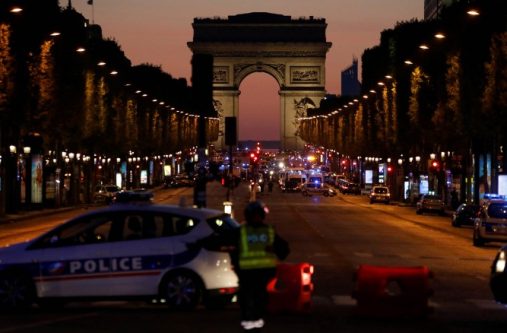 170421124549-02b-champs-elysees-shooting-0420-exlarge-169