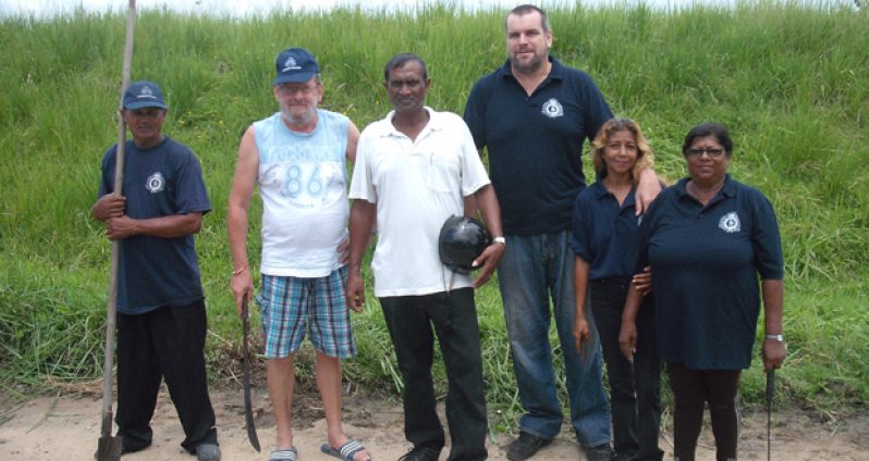 Members of the Enterprise/Blenheim and La Bagatelle/Waterloo Groups