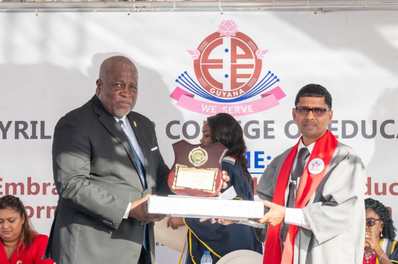 Prime Minister, Brigadier (Ret’d), Mark Phillips presenting a prize to the CPCE’s valedictorian, Indradeo Bhagrati (DPI photos)