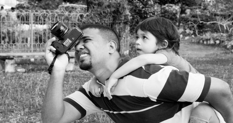 Fidal sharing a moment with his daughter  (Photo By Raval Seojattan)
