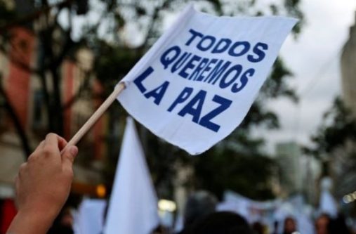 Backers of the peace deal have taken to the streets to show their support