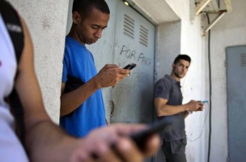 Cubans still struggle to get internet access in most parts of the country