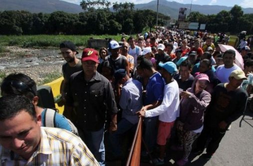 Long queues formed in the main crossing, linking San Antonio del Tachira in Venezuela to Cucuta in Colombia