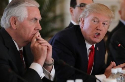 Rex Tillerson (L)