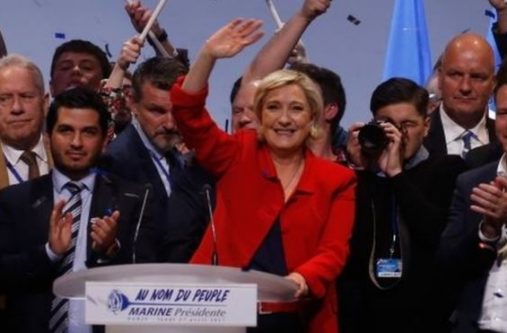 Marine Le Pen (centre) wants France to have a referendum on its EU membership