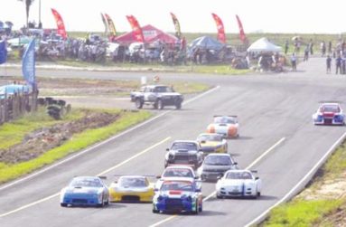 A-race-roars-off-on-the-newly-resurfaced-South-Dakota-Circuit_motor_racing