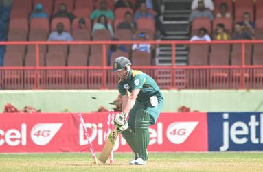 Skipper  AB de Villiers loses his off-stump to Nathan Coulter-Nile for 22. (Adrian Narine photos)