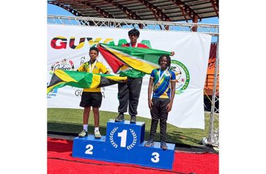 Guyanese Aalim Khan (centre) led the field with 497 points after 60 arrows, finishing 47 points ahead of Jamaica’s Nathaniel Reid, who scored 450. St. Vincent and the Grenadines’ Dreden Lewis took third with 377