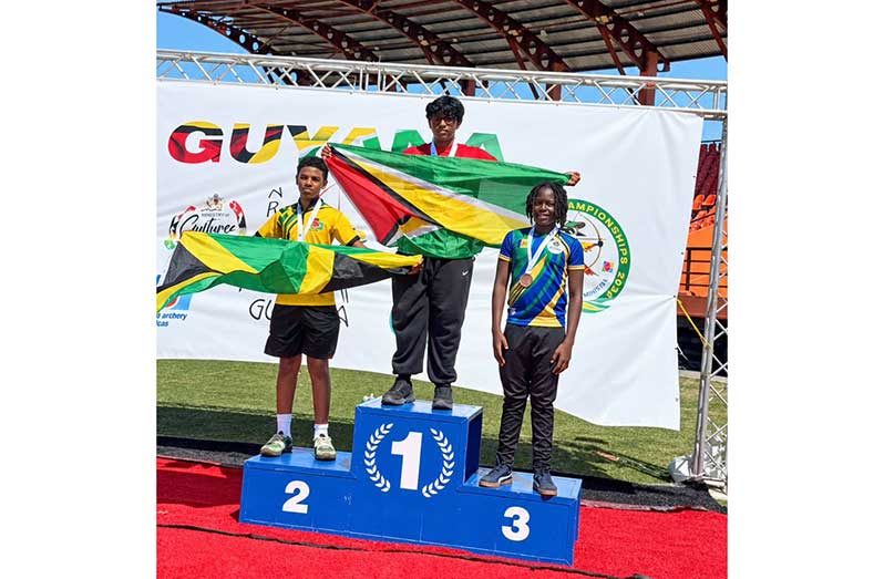 Guyanese Aalim Khan (centre) led the field with 497 points after 60 arrows, finishing 47 points ahead of Jamaica’s Nathaniel Reid, who scored 450. St. Vincent and the Grenadines’ Dreden Lewis took third with 377