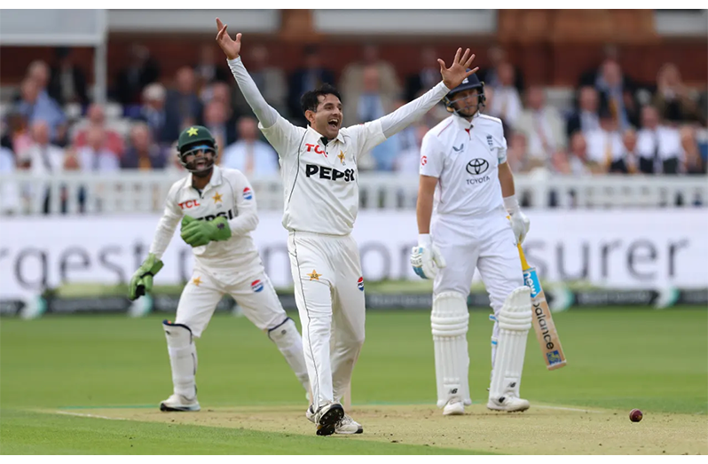 Mohammad Abbas claimed four wickets as Pakistan made good use of winning the toss  •  Stu Forster/Getty Images
