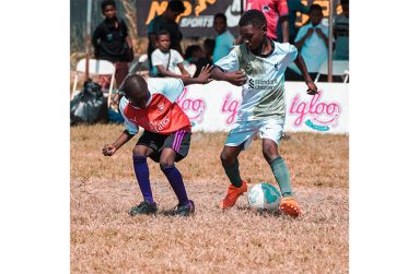 Action in the round of 16 of the Courts Optical Pee Wee Football Competition
