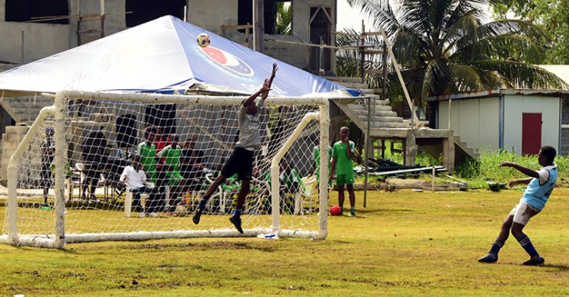 Last Weekend featured a tense round of 16 action in the ExxonMobil U14 football tournament.