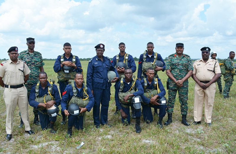 Senior joint service operatives who participated in airborne operations