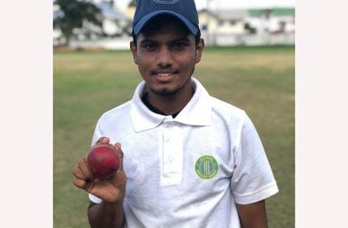 Alvin Mohabir spun his way to 6-27 in the U-17 clash.
