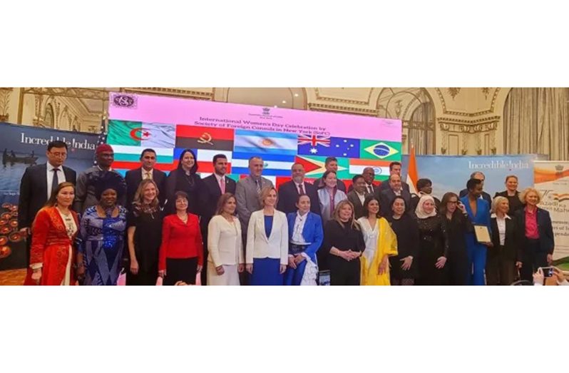 Group photo of the honourees and Consuls General for the International Women’s Day Reception (DPI photo)
