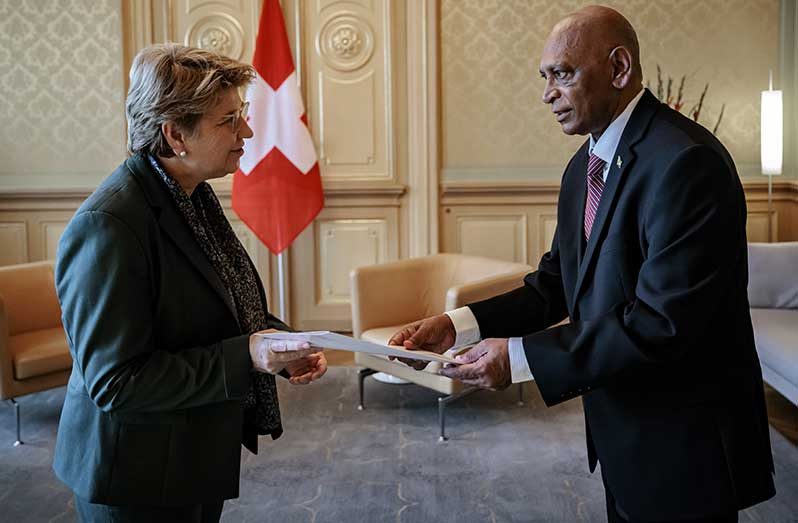 His Excellency Dr. Leslie Satruken Ramsammy officially presents his Letters of Credence to Her Excellency Viola Amherd, the President of the Swiss Confederation