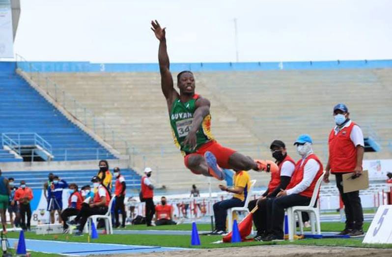 Emanuel Archibald competing at the 2021 South American Track and Field Championship