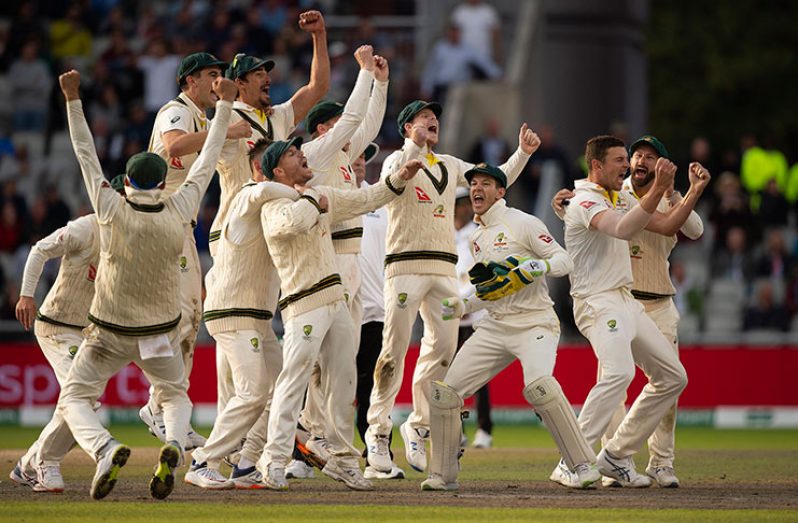 The urn returns!   Aussie cricketers  celebrate      Getty     Images