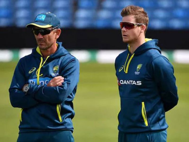 Australia coach Justin Langer (left) with Steve Smith (Source: Twitter)