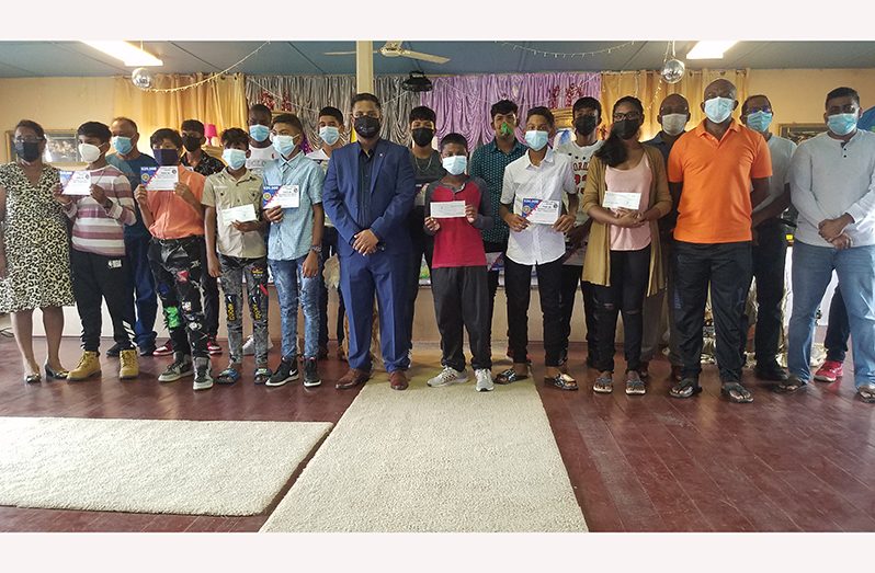 Awardees of the Trust Fund poses with BCB executives and Mr Abbas Hamid of Vitality Inc.