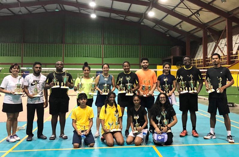 WINNERS’ ROW! Sunday’s respective winners are all smiles as they pose with their trophies.