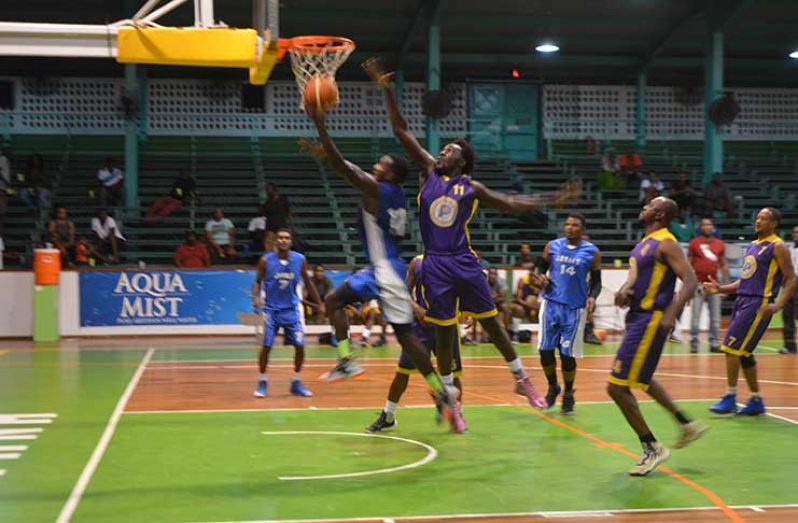 Victory Valley Royals’ Orlan Glasgow goes hard to the basket in Pacesetters’ victory..