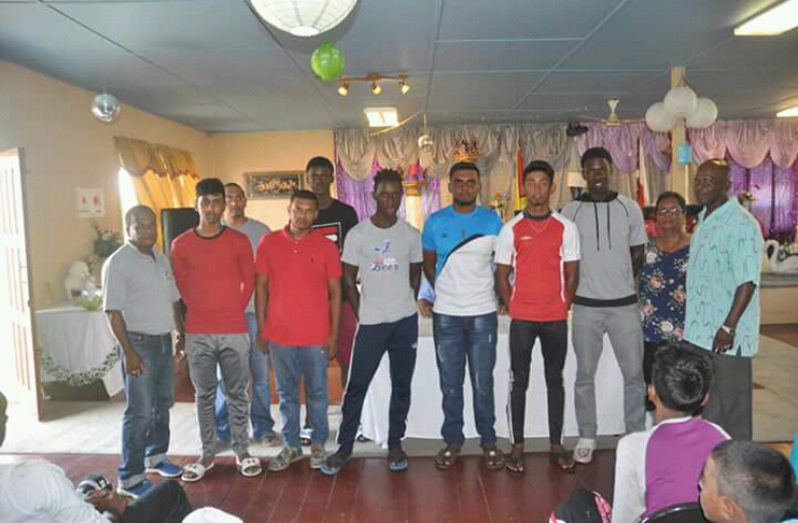 The youth cricketers pose with officials of the BCB.