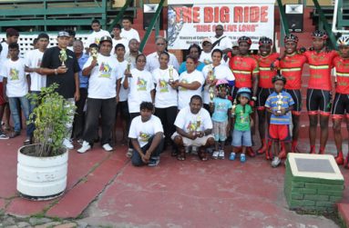 Director of Sport Neil Kumar along with other members of the organising committee and some of the participants from yesterday’s ‘BIG RIDE’.