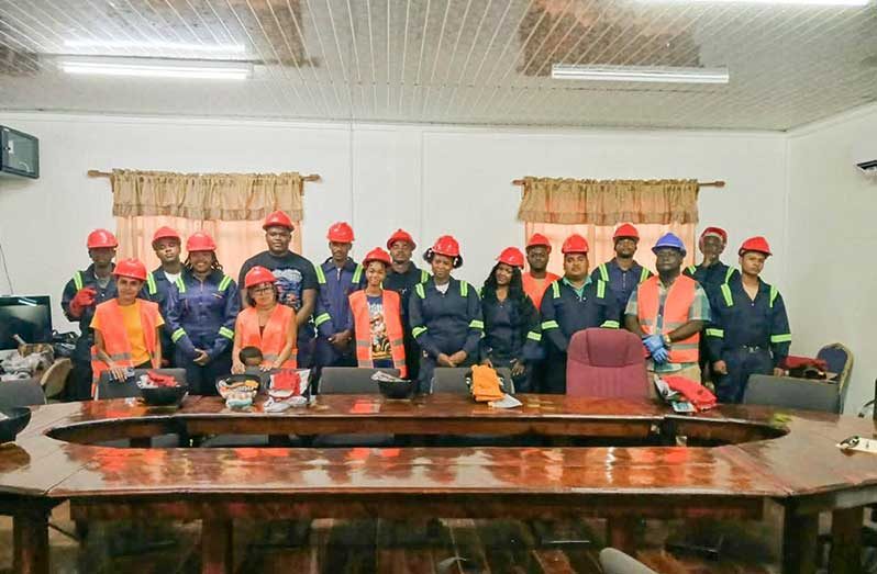 The distribution benefitted 16 electrical installation trainees and 15 trainees pursuing welding and fabrication at the Mahdia-based centre