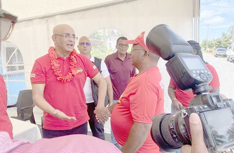Vice President Dr Bharrat Jagdeo meets residents at Queenstown 