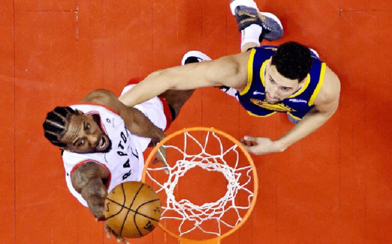 Toronto Raptors forward Kawhi Leonard (2) shoots the ball against Golden State Warriors guard Klay Thompson (11) in game five of the 2019 NBA Finals at Scotiabank Arena. (Mandatory Credit: Nathan Denette/Pool Photo via USA TODAY Sports)
