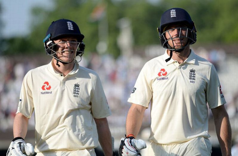 Dom Bess and Jos Buttler revive England's innings. (Getty Images)