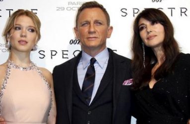 Actors Lea Seydoux, Daniel Craig and Monica Bellucci (L-R) pose for photographers on the red carpet at the French premiere of the new James Bond 007 film ''Spectre'' in Paris, France.