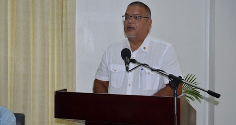 CAIC President, Mr Ramesh Dookhoo,  addressing the ARCC meet