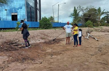 Dwayne Hackett and his fellow volunteers during a past clean up exercise