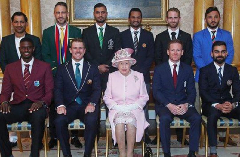 The 10 captains met the Queen before today's opening match.